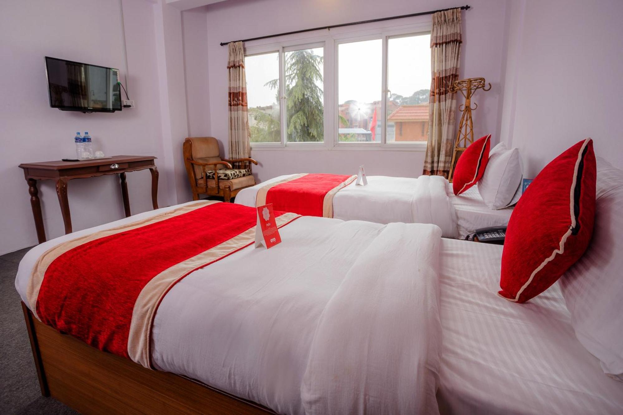 Oyo 135 Lost Garden Apartment And Guest House Kathmandu Bagian luar foto
