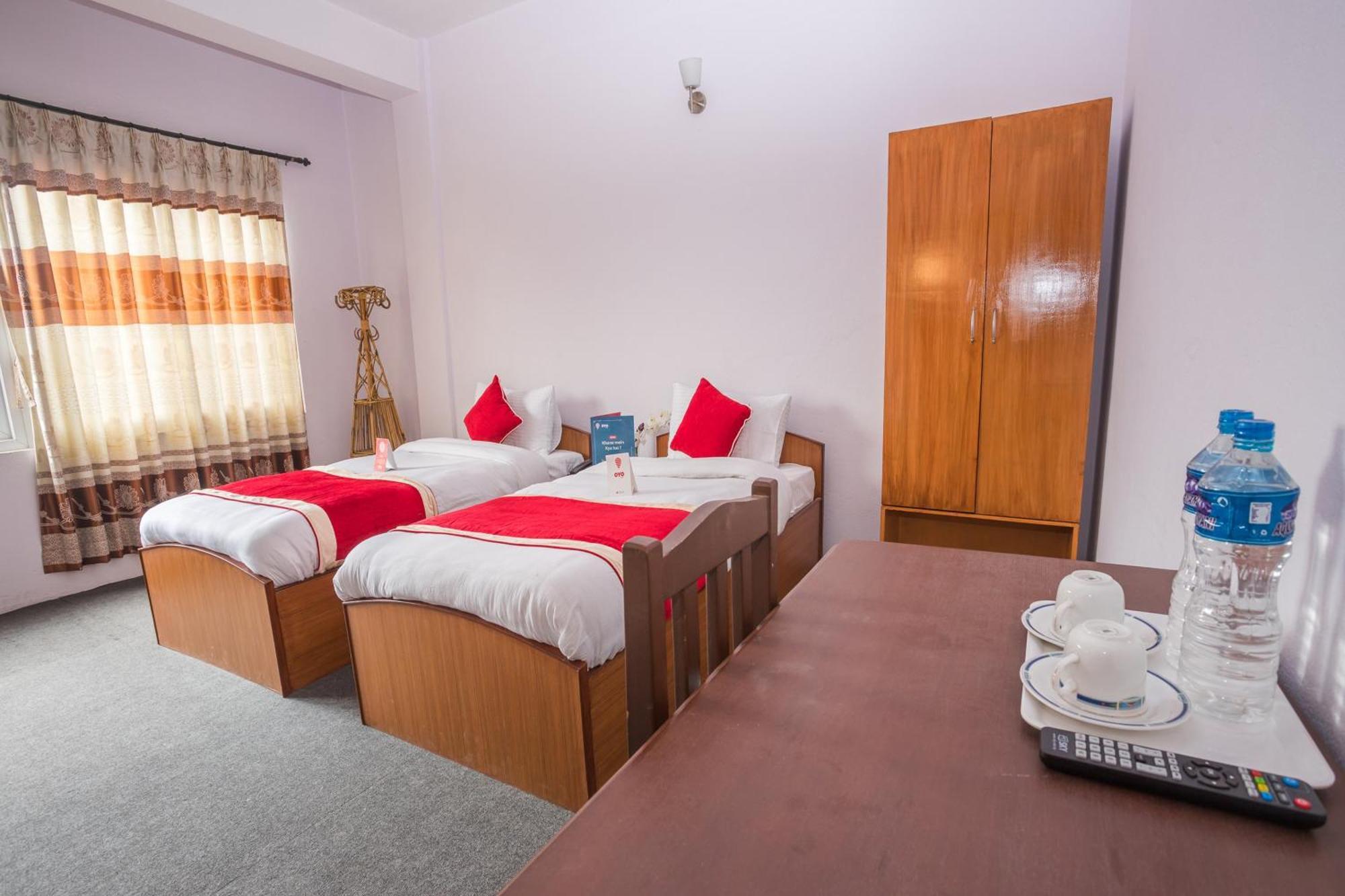 Oyo 135 Lost Garden Apartment And Guest House Kathmandu Bagian luar foto