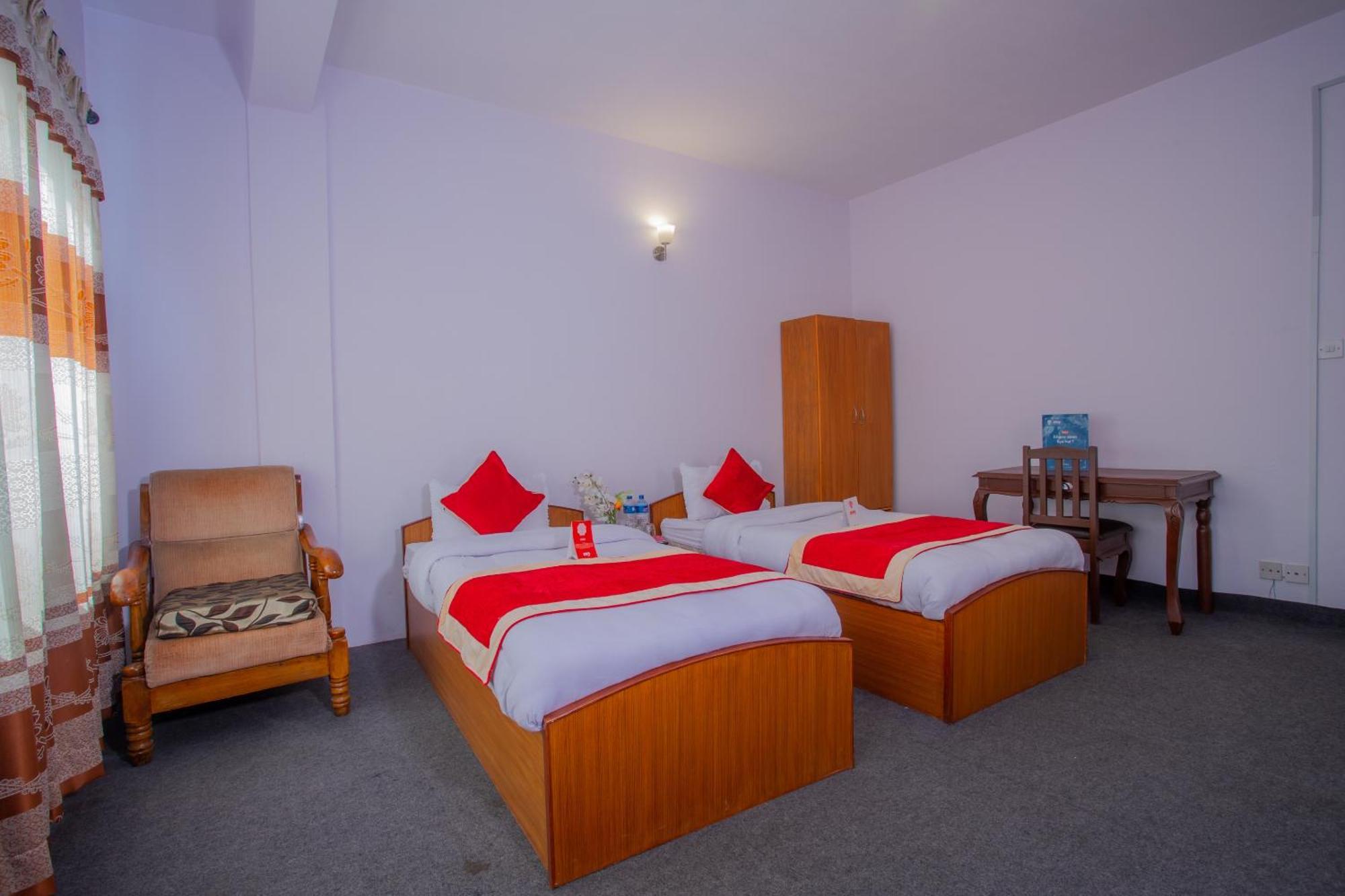Oyo 135 Lost Garden Apartment And Guest House Kathmandu Bagian luar foto
