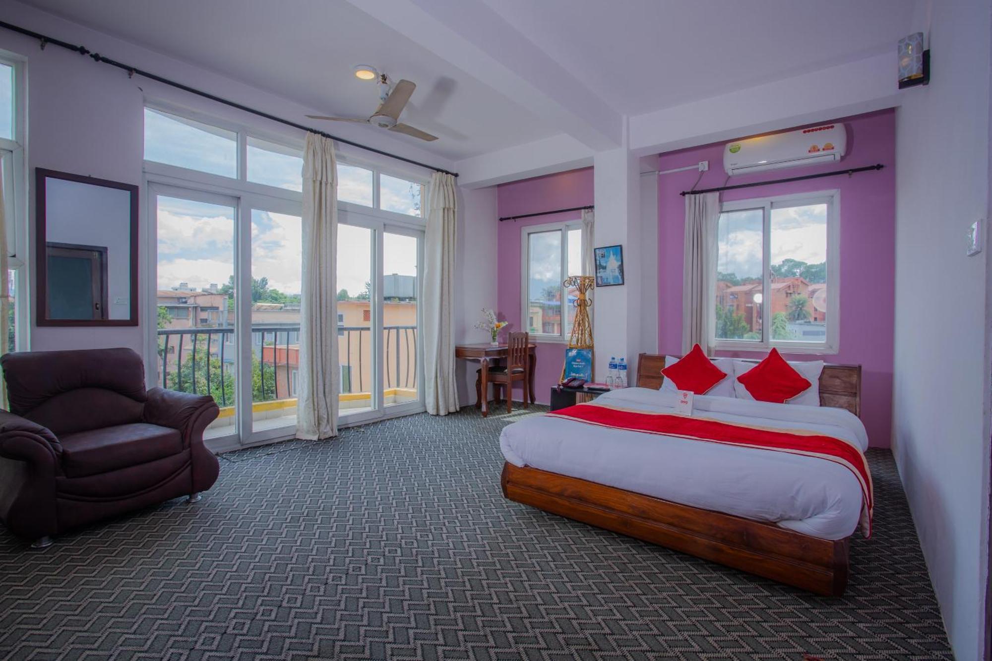 Oyo 135 Lost Garden Apartment And Guest House Kathmandu Bagian luar foto